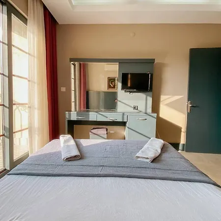 Oeluedeniz 1+1 Modern Summerhouse With Swimming Pool 4* Fethiye