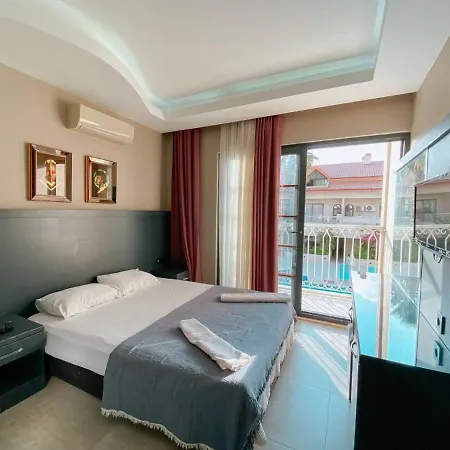 Oeluedeniz 1+1 Modern Summerhouse With Swimming Pool 4* Fethiye